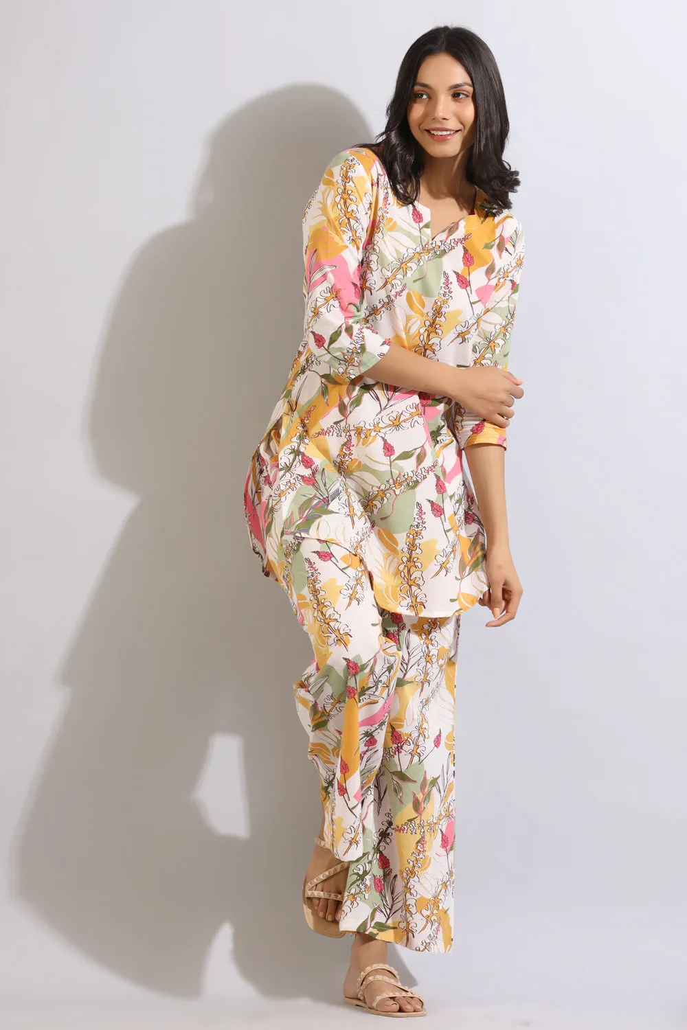 Abstract Leaves on Off-white Cotton Loungewear Set