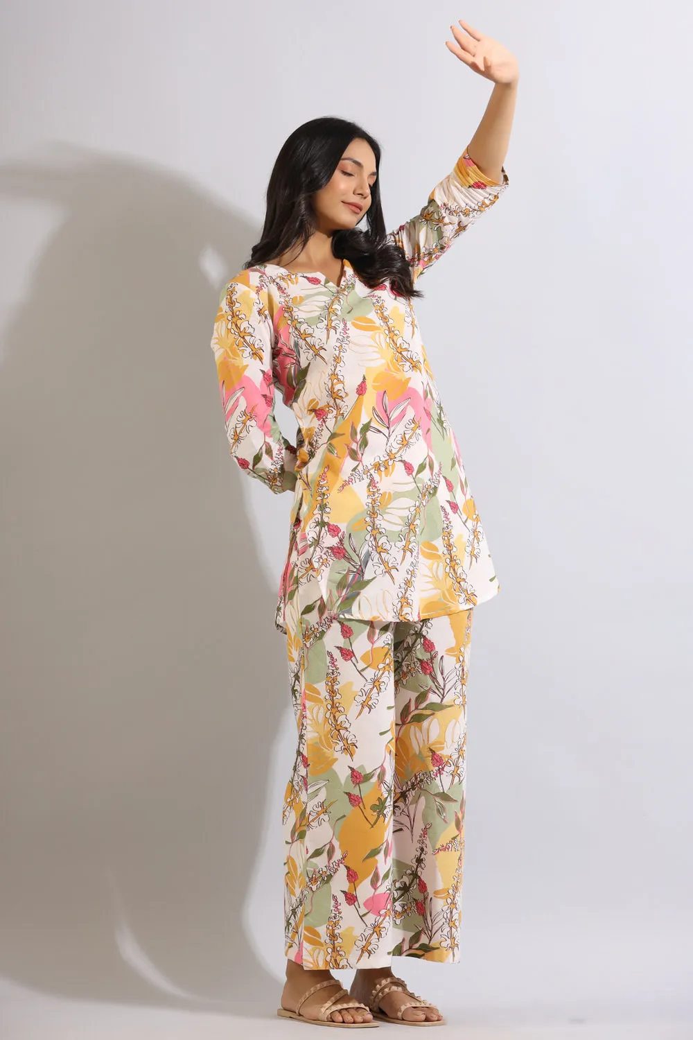 Abstract Leaves on Off-white Cotton Loungewear Set