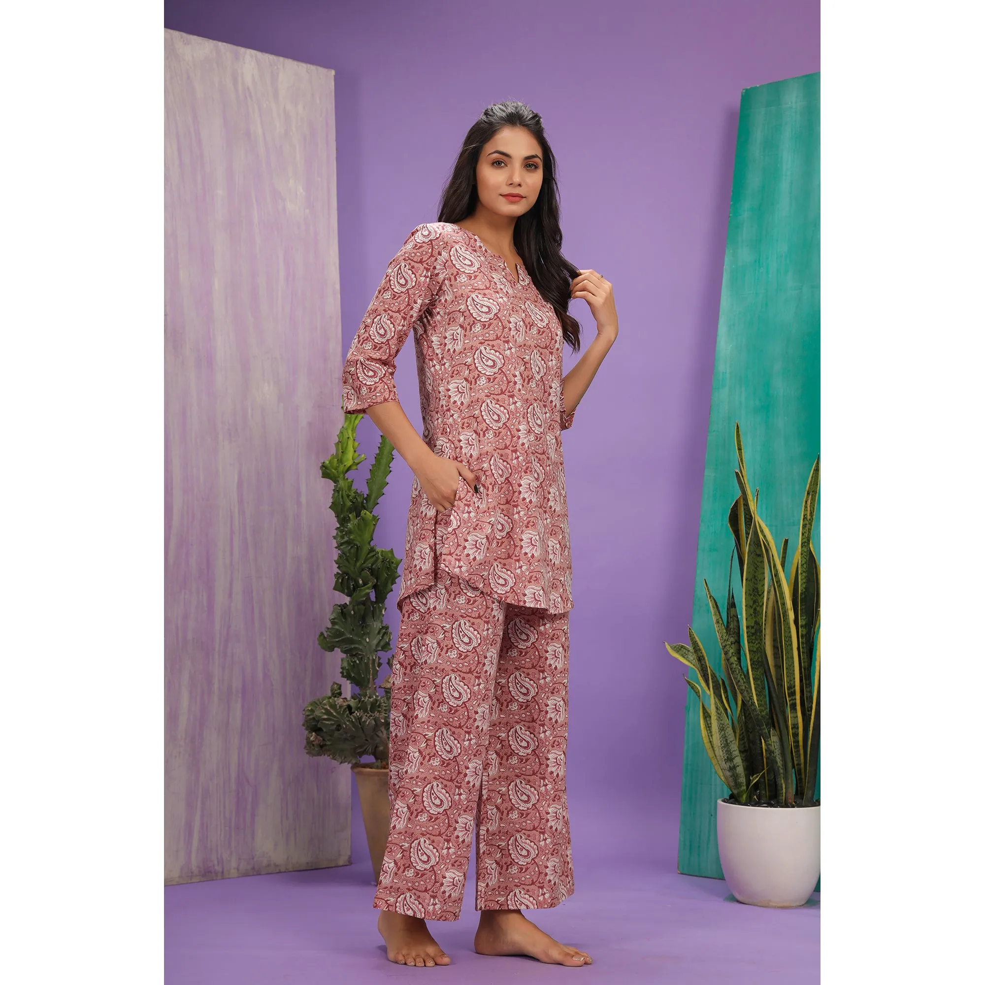 Gul Bano Jaal On Loungewear