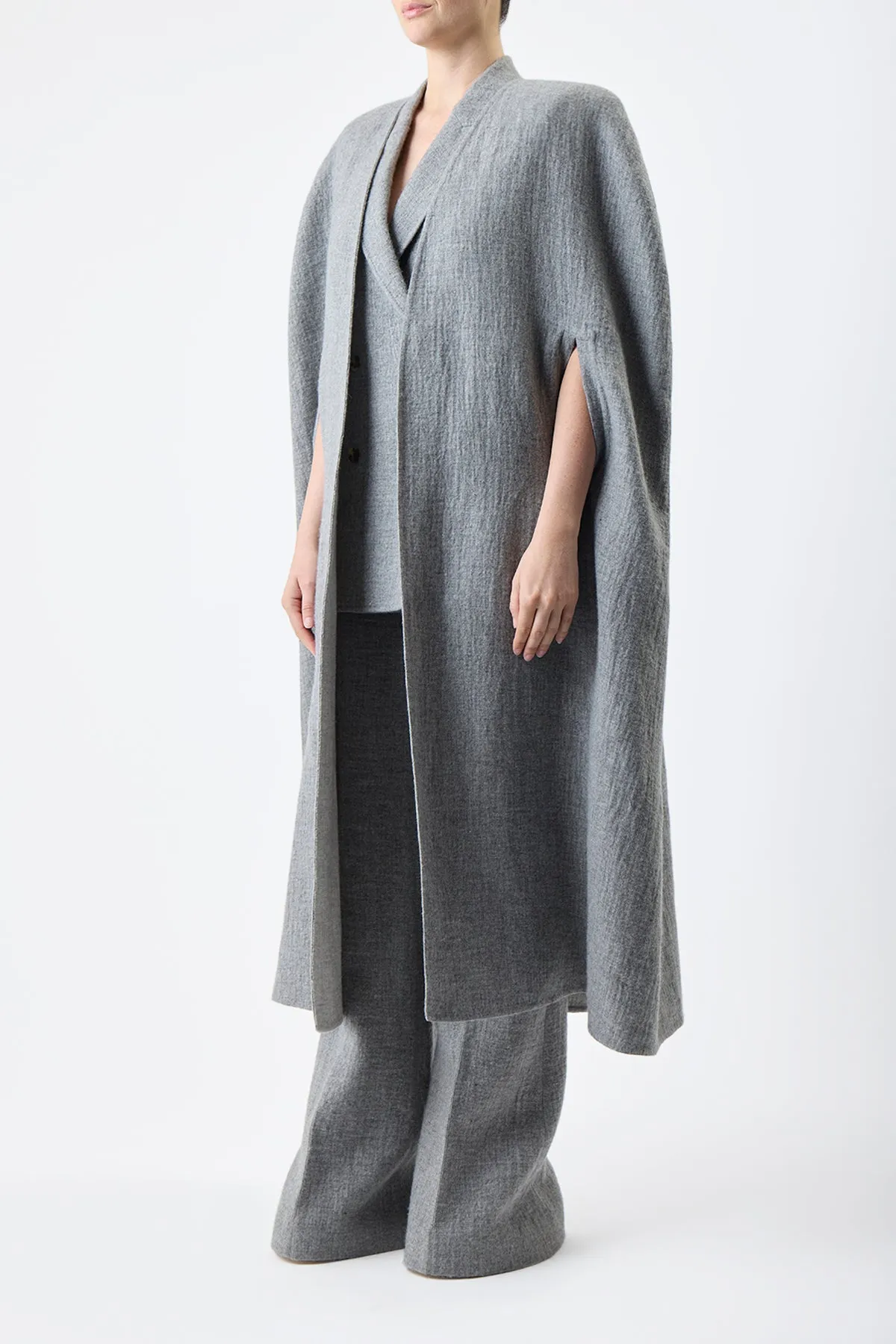 Lindlow Cape in Light Grey Melange Cashmere Linen