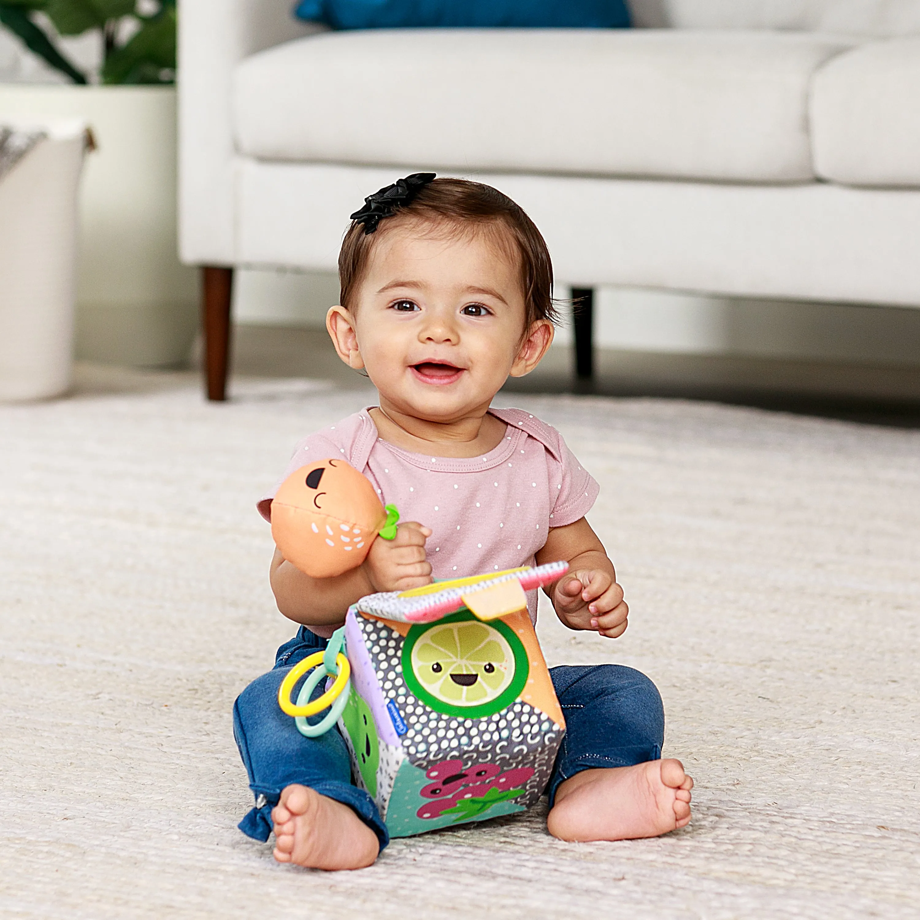 Peek & Seek Sensory Discovery Cube